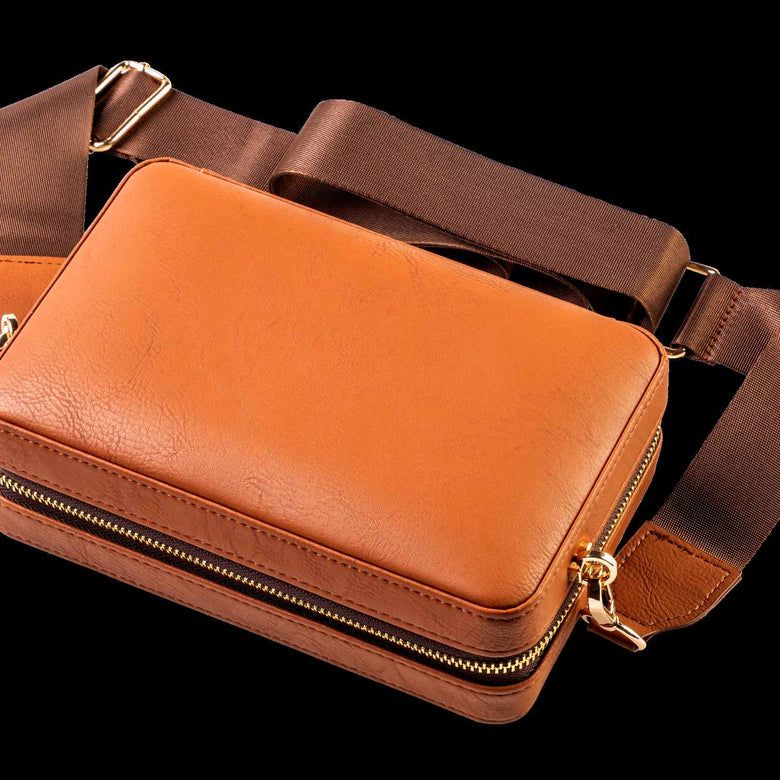 Angelo Humidor Koffer - Handgefertigt aus feinstem Leder + Jet-Feuerzeug und Cutter